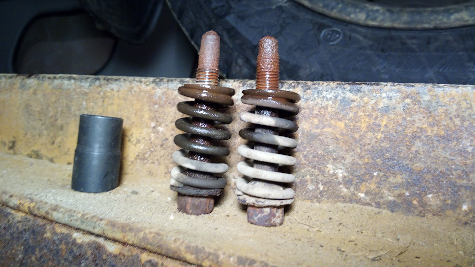 Замена кольца выхлопной трубы Тойоты Плац или кто ни рискует, тот не ...