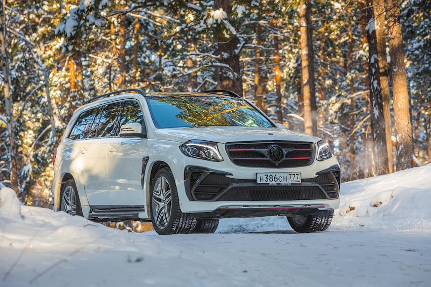 Mercedes Benz Snow