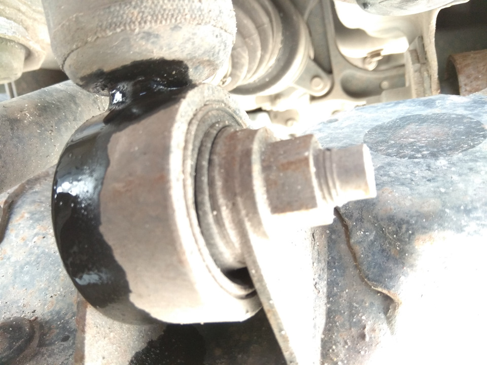 Передние стойки — Toyota Sequoia (1G), 4,7 л, 2007 года | поломка | DRIVE2
