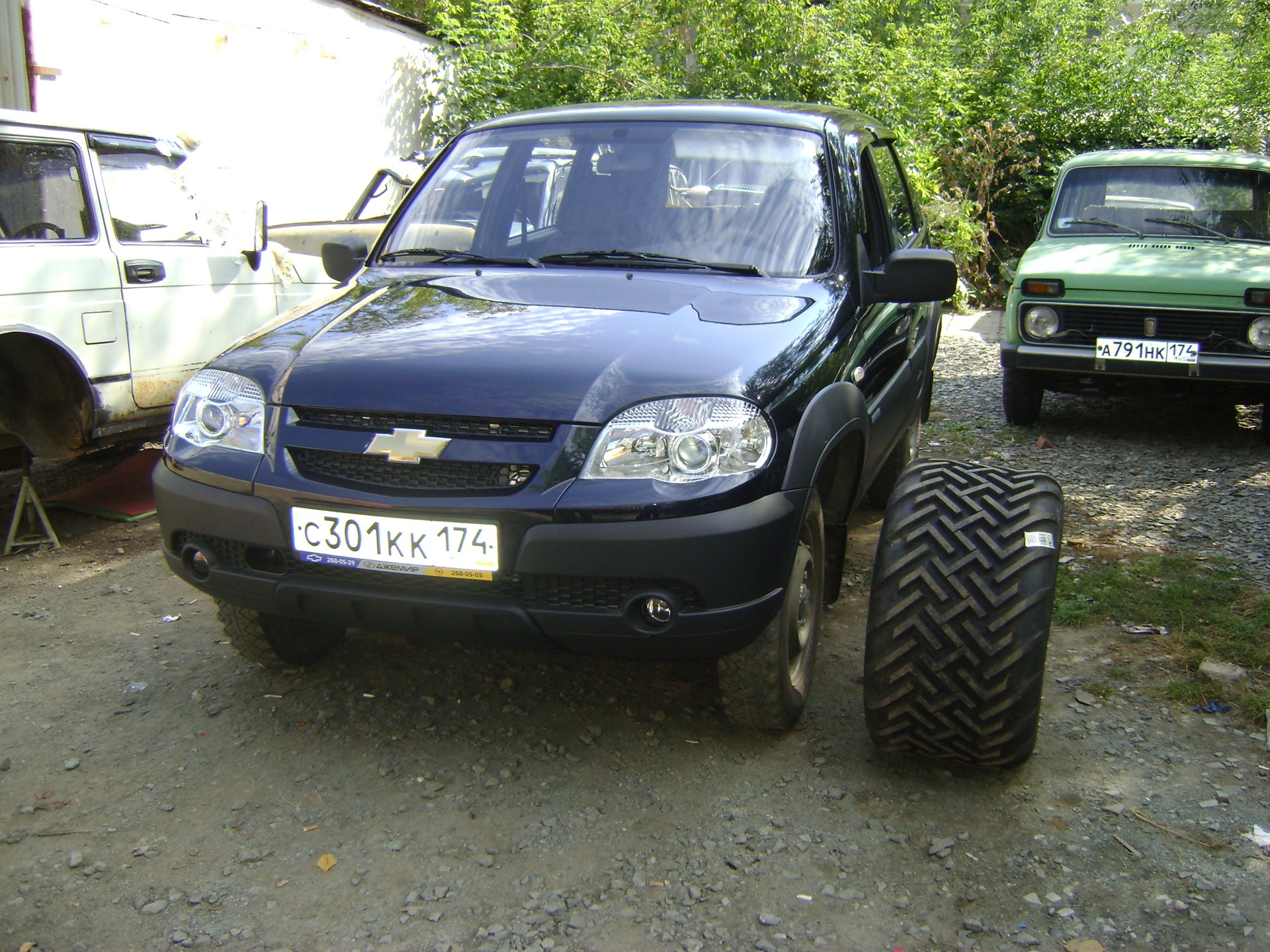 215 75 r15. Chevrolet Niva 245 75 15. BFGOODRICH 215/75 r15 Нива Шевроле.