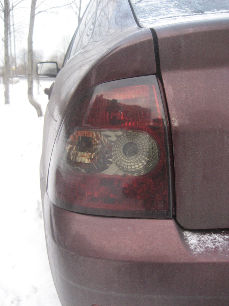 Тонировка задних фонарей. — Lada Приора хэтчбек, 1,6 л, 2011 года ...