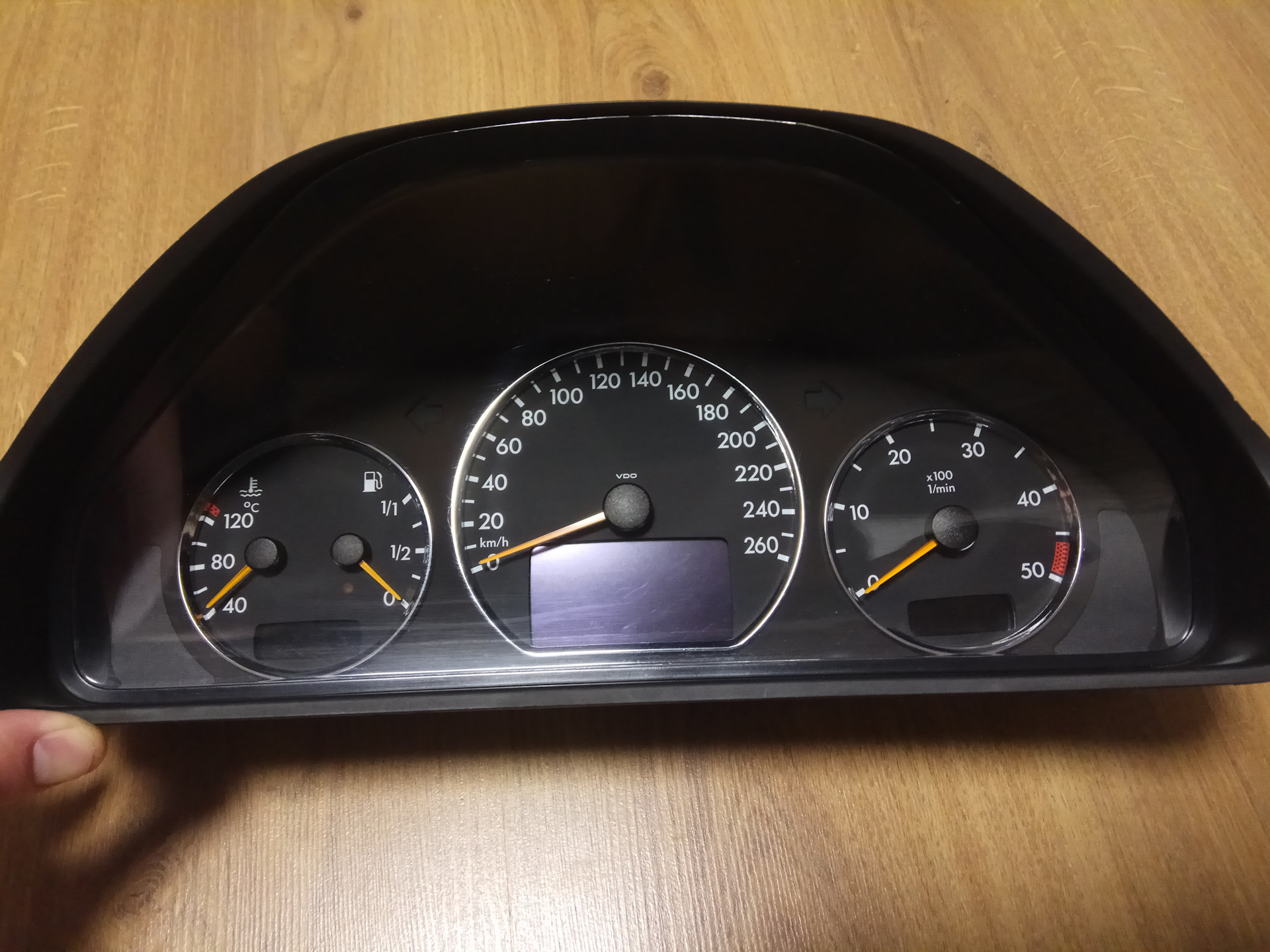 панель приборов мерседес 210. мерс 210 спидометр на максималках. панель приборов мерседес w210. приборная панель мерседес 210. панель приборов мерседес 210.