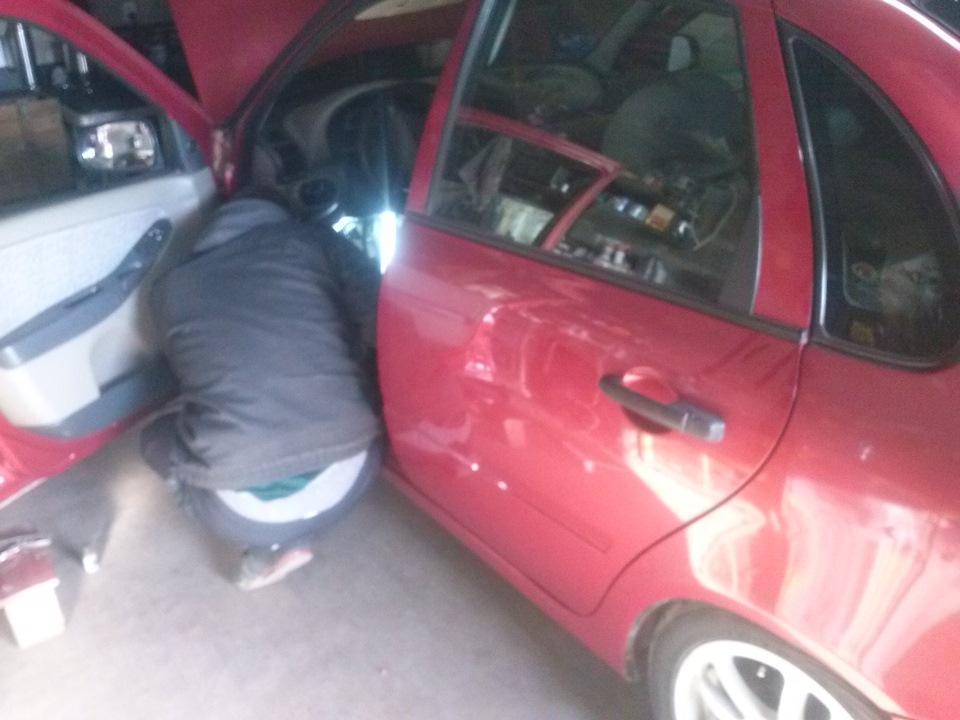 багажник с кнопки — Lada Калина седан, 1,6 л, 2006 года | стайлинг | DRIVE2