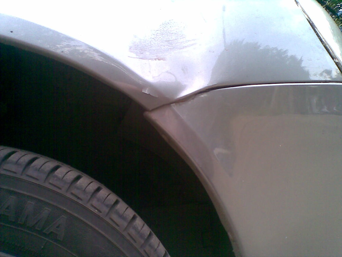 Помяли во дворе:( — LADA Приора хэтчбек, 1,6 л., 2008 года | ДТП | DRIVE2