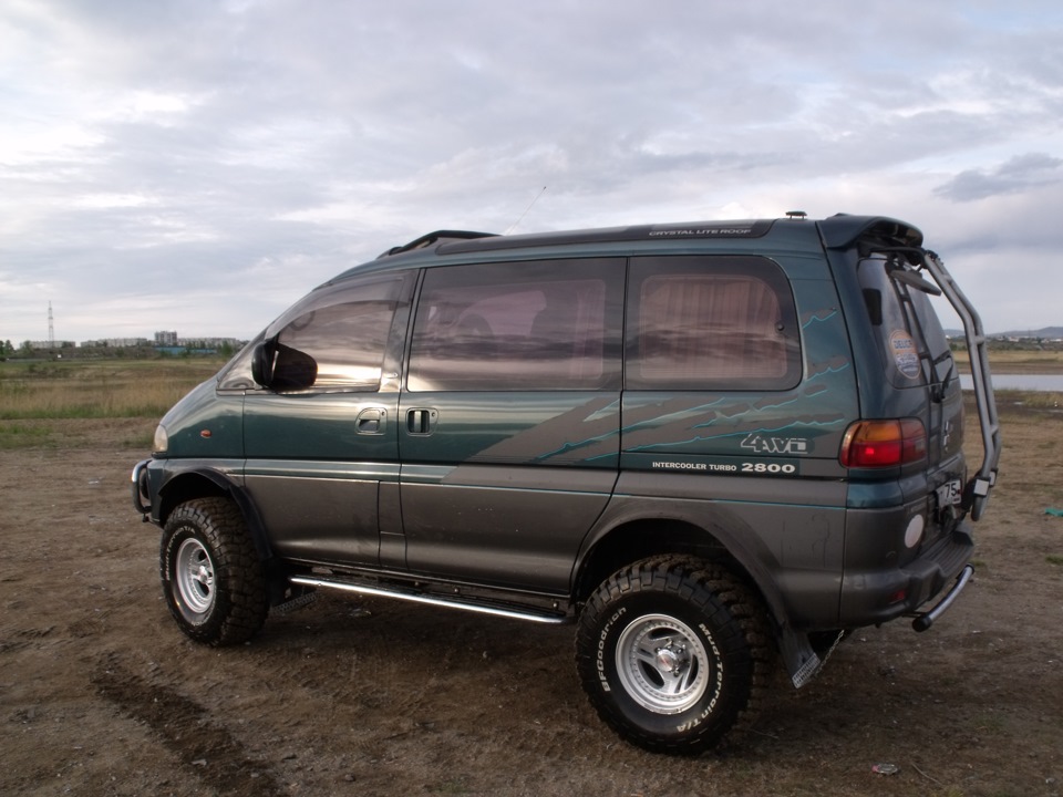 Митсубиси Делика 4х4. Mitsubishi Delica 4x4 Expedition. Mitsubishi Delica 2.5DT GLX Aero Roof. Mitsubishi Delica 2.4 g High Roof long.