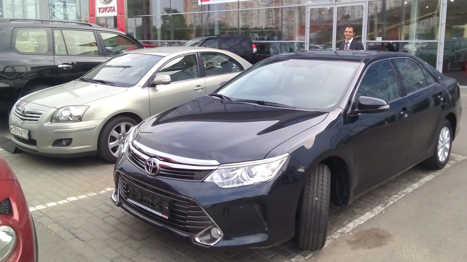 Toyota Camry 50 серая