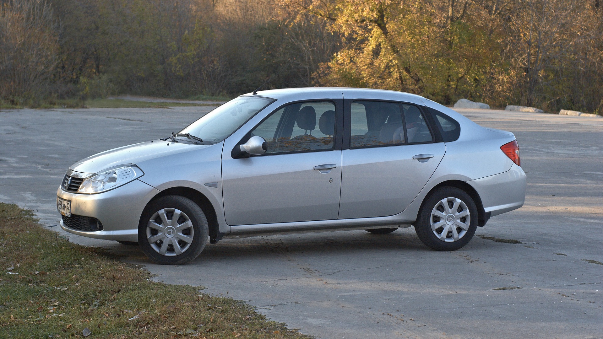 Рено симбол 2010 год. Рено Симбол 2010. Renault symbol 2010. Рено Симбол 2010 фото.