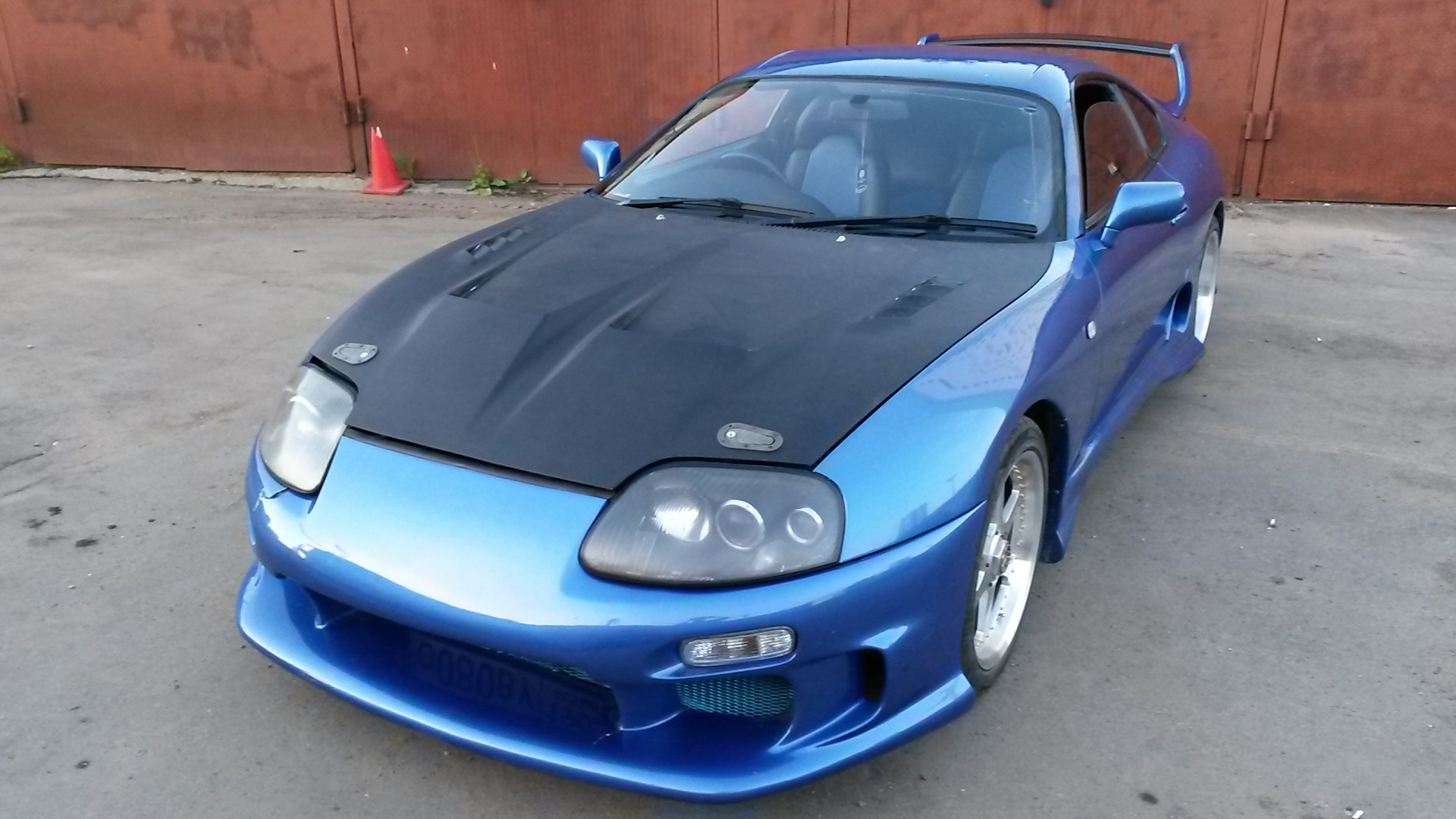 Toyota Supra синяя