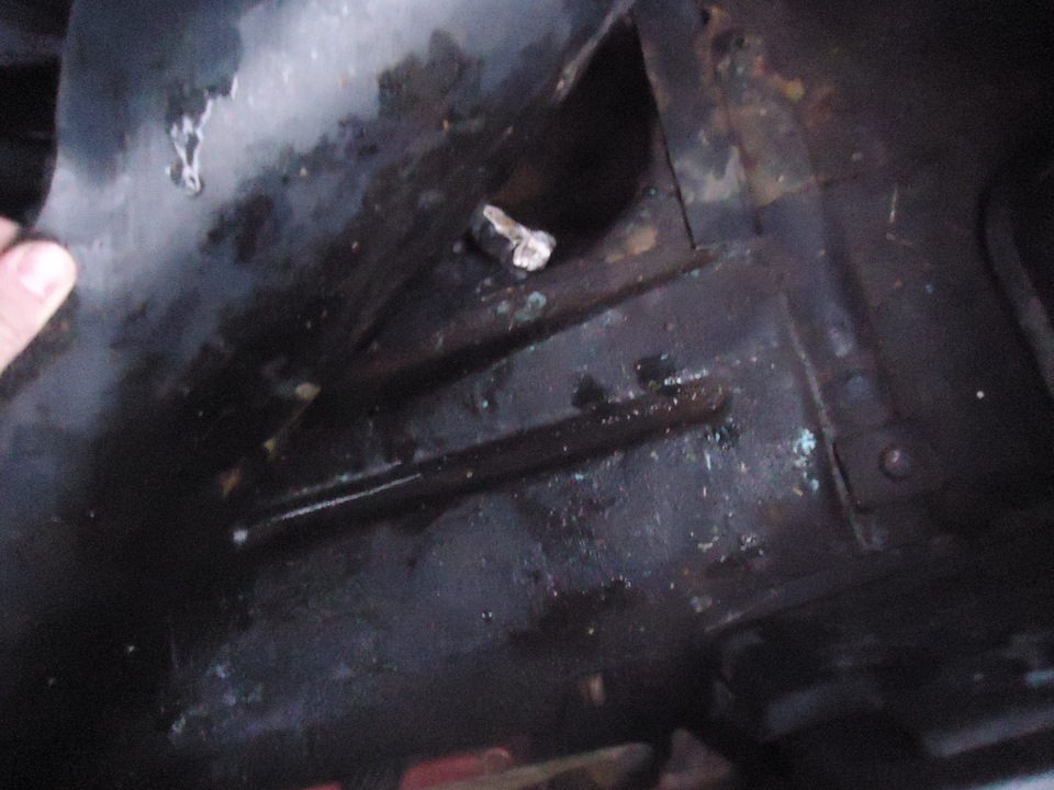 Сырость в багажнике. — Lada 21099, 1,5 л, 1999 года | наблюдение | DRIVE2