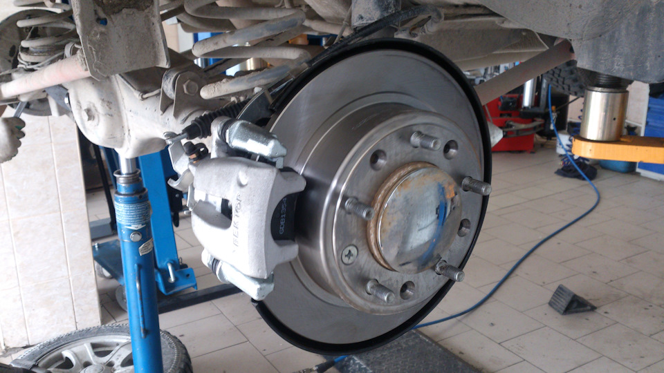 Задние дисковые тормоза — Chevrolet Niva (1G), 1,7 л, 2012 года ...