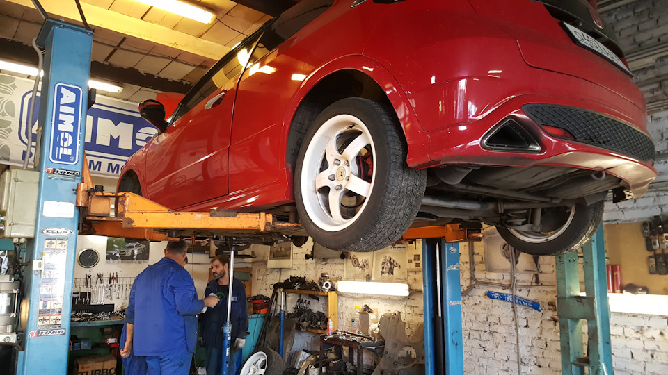 Фото в бортжурнале Honda Civic Type R (3G)