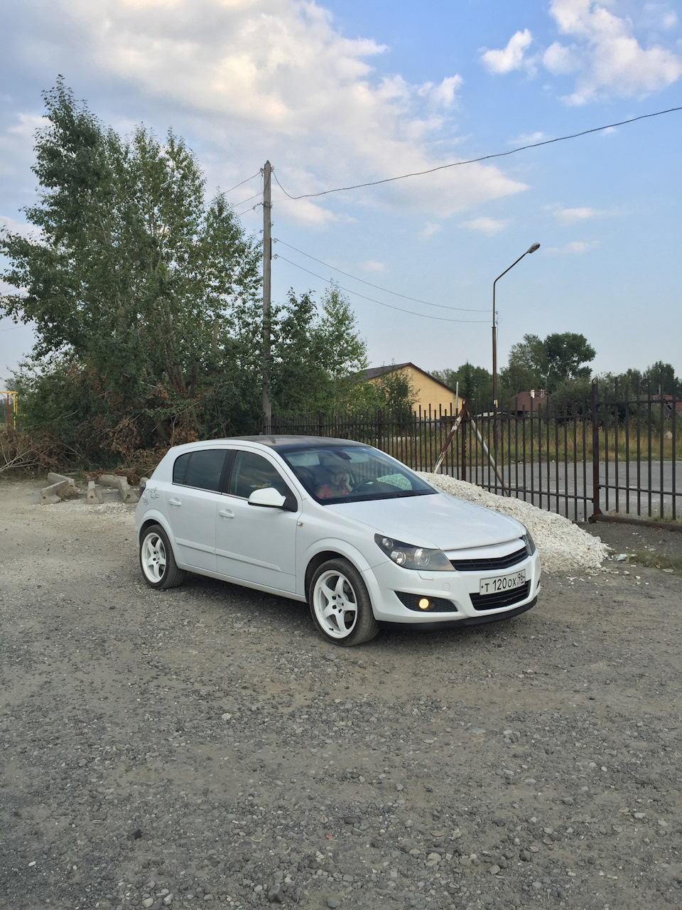 Машина, я бы сказал любимая машина… — Opel Astra H, 1,6 л, 2012 года |  фотография | DRIVE2