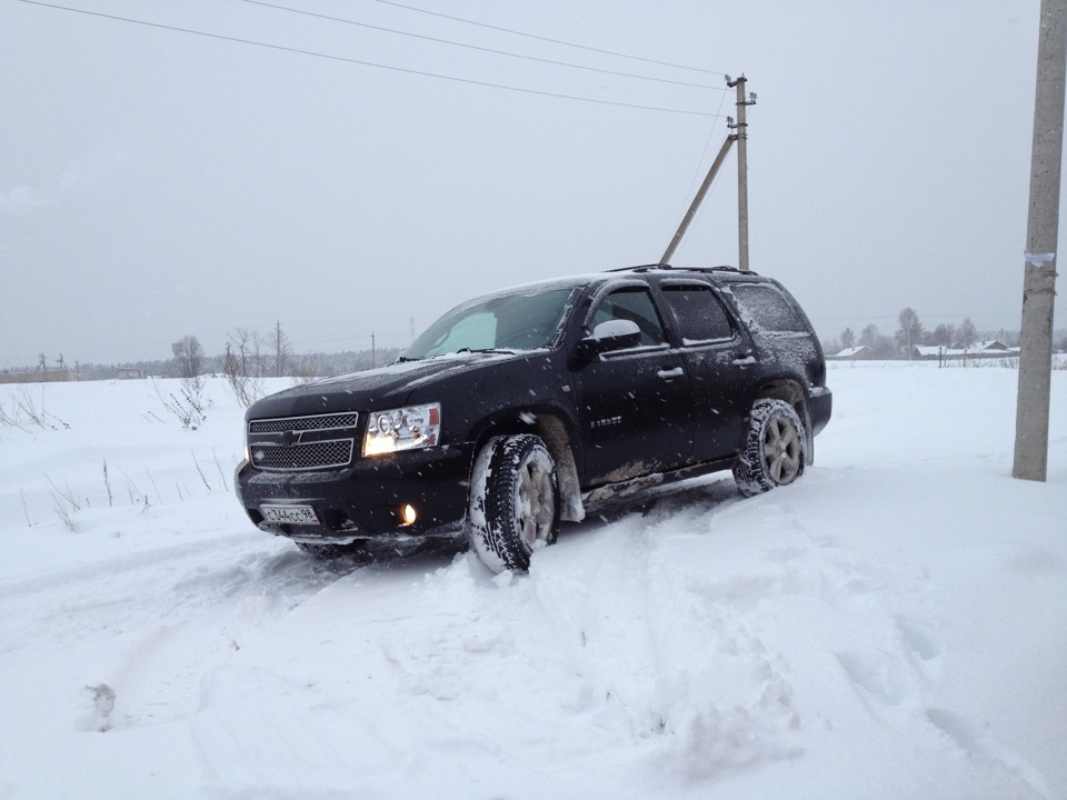 Chevrolet Tahoe на гусеницах