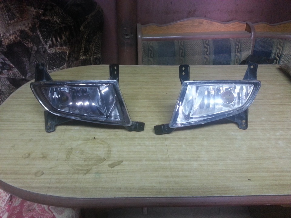 Затемнение туманок и установка ксенона в них — Lada Приора хэтчбек, 1,6 ...