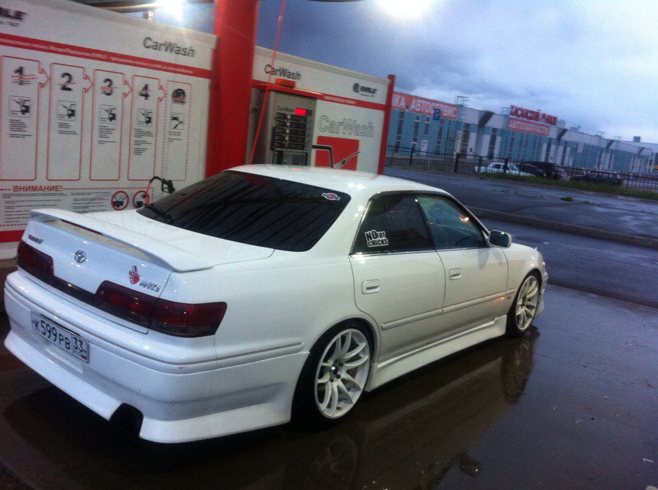 Фото в бортжурнале Toyota Mark II (100). Запчасти на фото: B8331