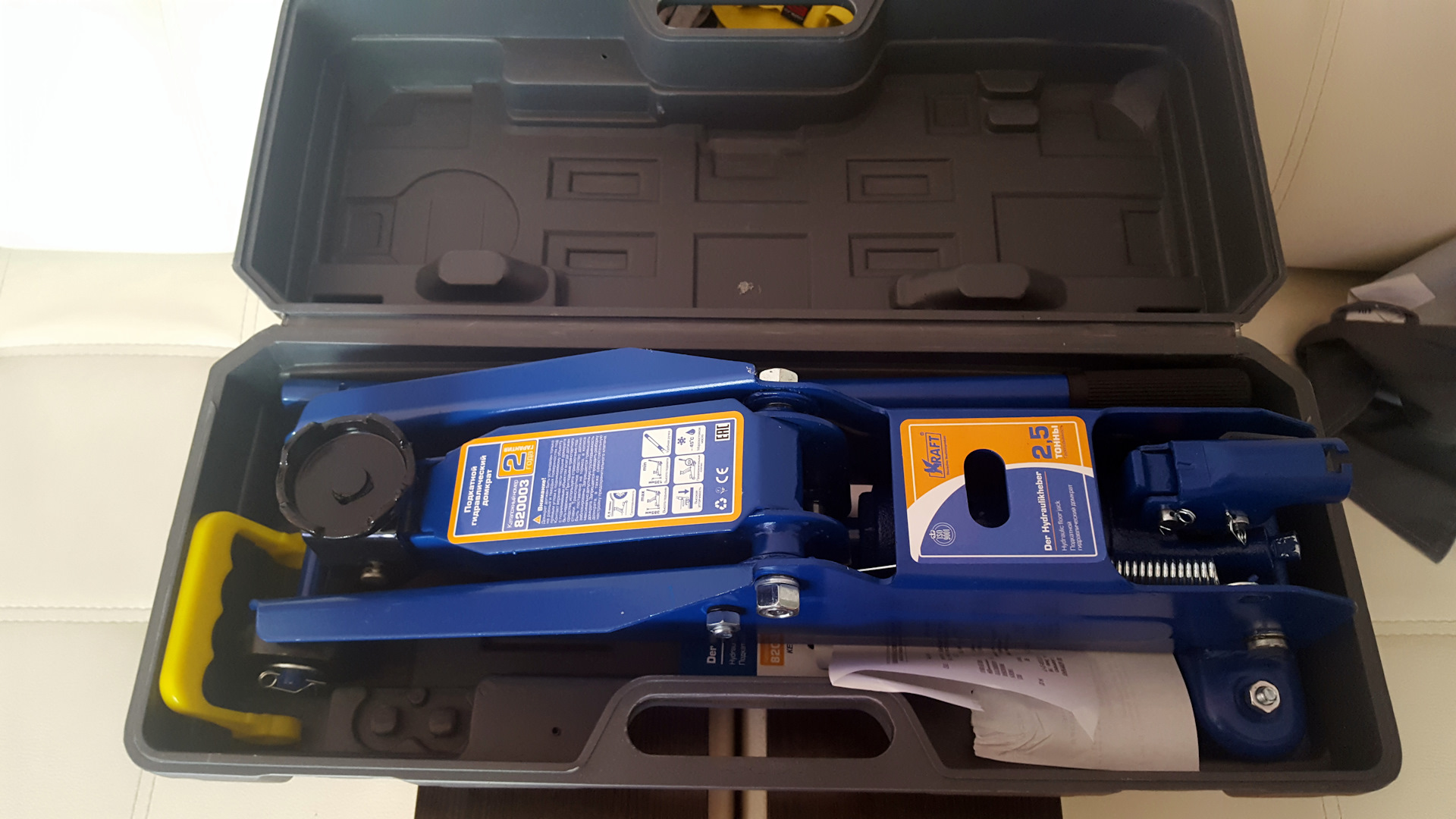 дело техники 904122. 904128 домкрат подкатной 2 тонны, 145—400 мм, в кейсе. дело техники 904122. домкрат подкатной 5т hm5504. домкрат подкатной дело техники 2т.