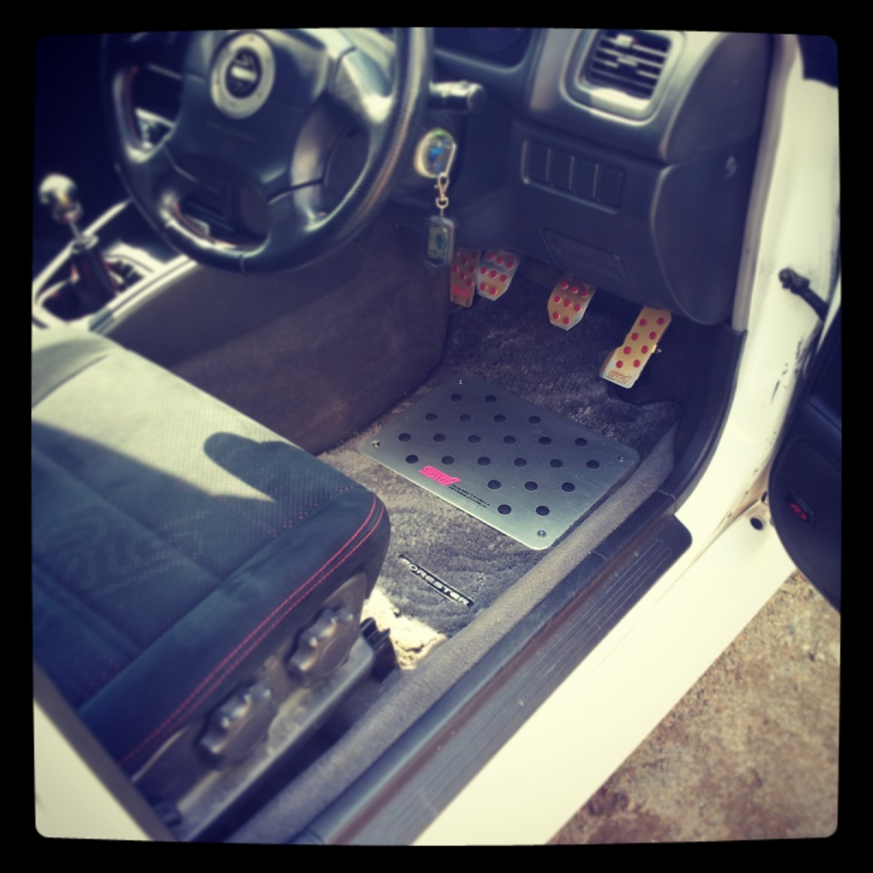Алюминиевая подставка под педали STI — Subaru Forester (SF), 2 л, 2001 ...