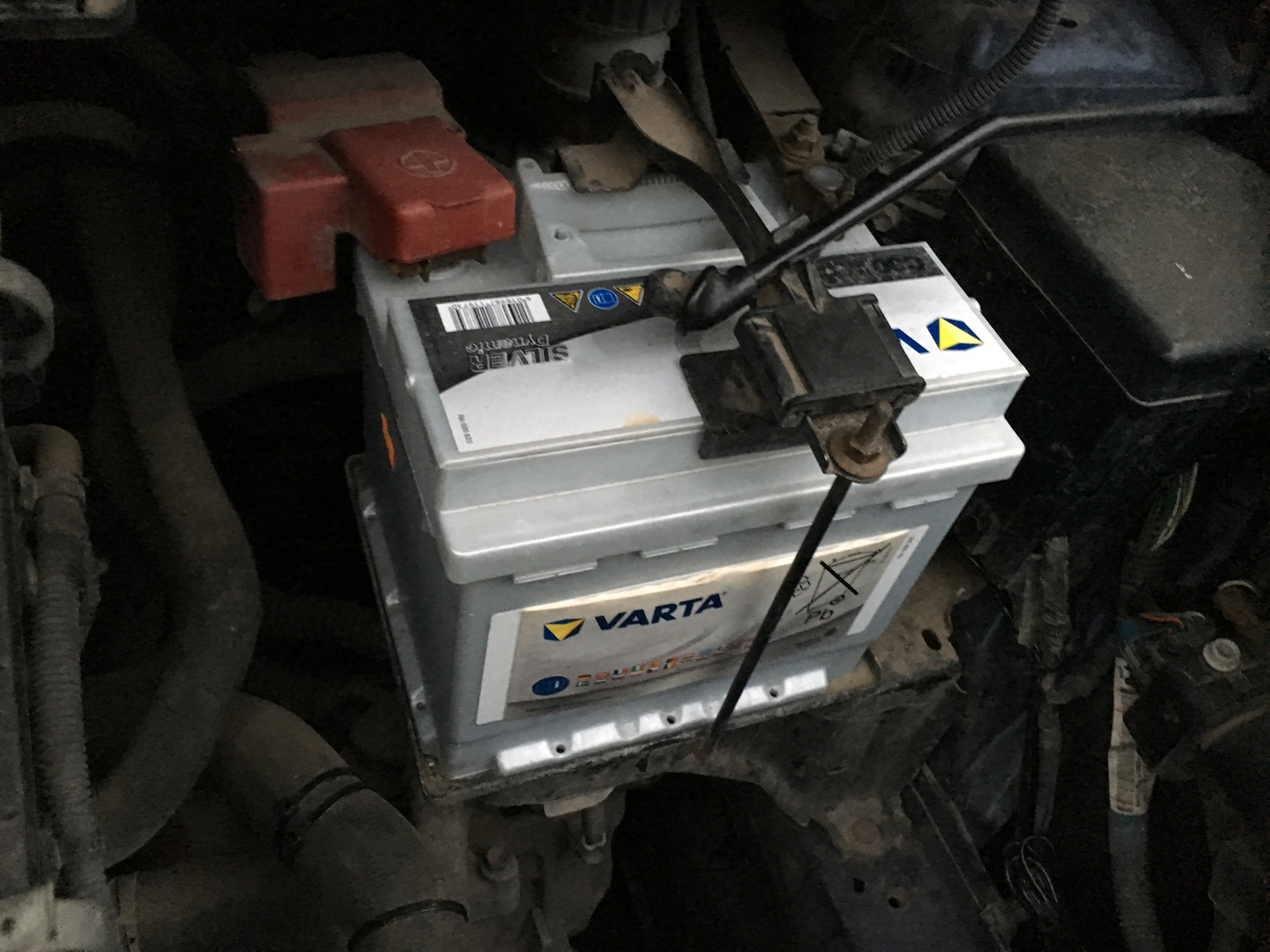 3 аккумулятор. Какой аккумулятор ярис. Какой аккумулятор ярис. 3 аккумулятор. Аккумулятор тойота ярис 2008 1.