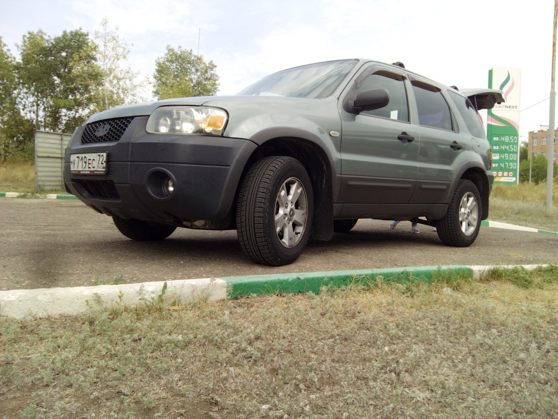 Mazda Tribute Ford Escape