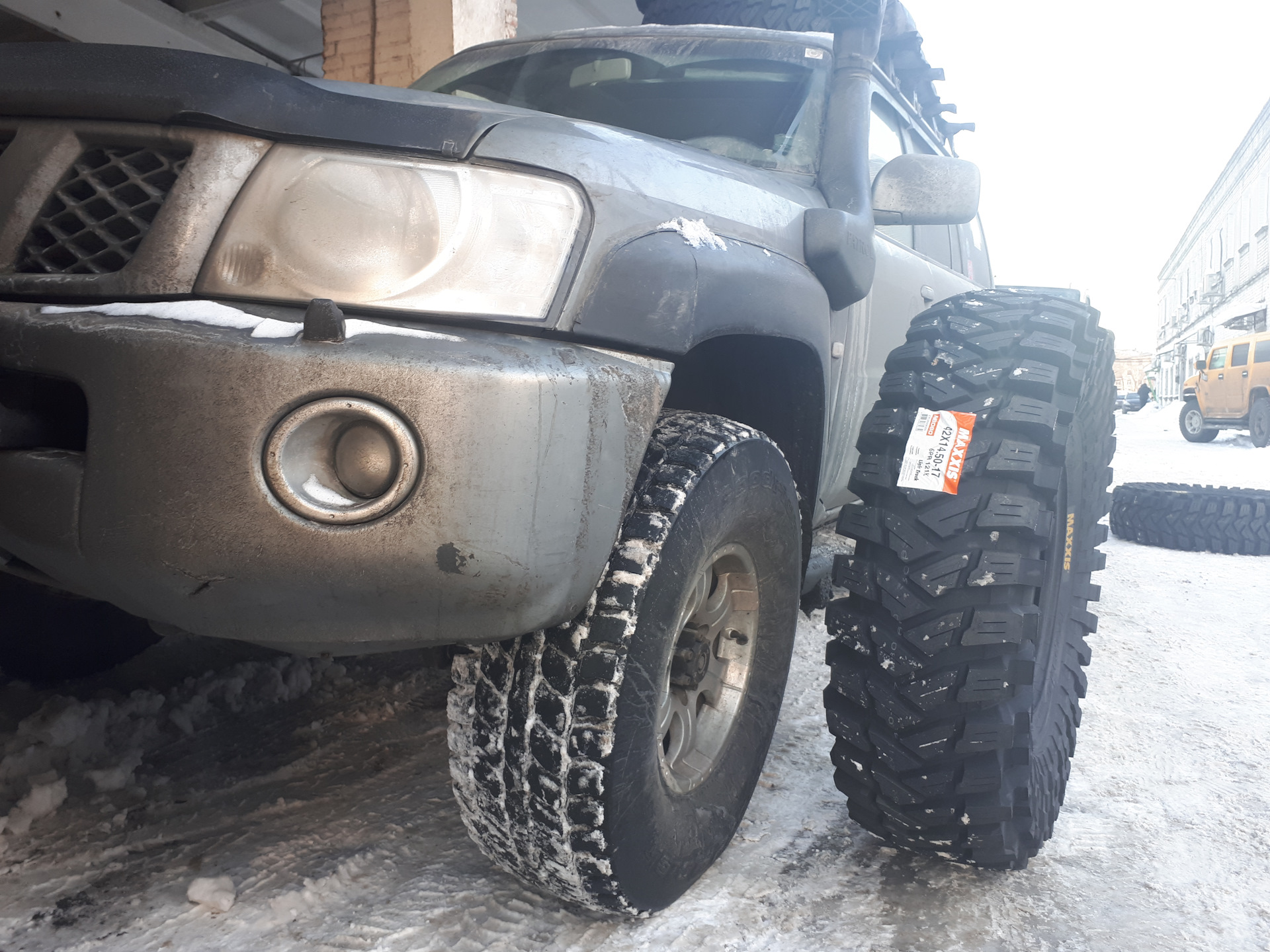 X 12 17 x. Nissan Patrol 35x12.5r15. Nissan Patrol Maxxis Trepador. Maxxis Trepador 38 на Ниссан Патрол. Maxxis Trepador 40” х 17r x 13,5.