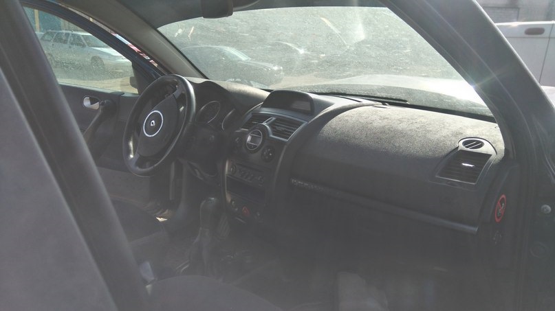 В Пскове опять разбирается меган седан Ф2Ф2 — Renault Megane II, 1,6 л ...