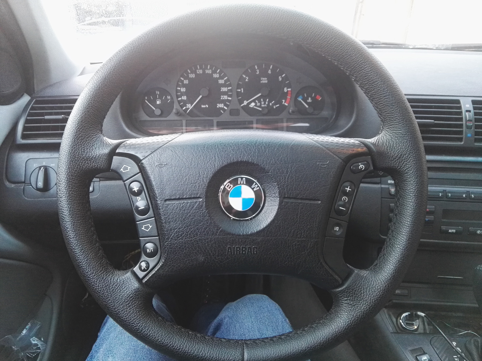 Как снять руль бмв е46 Замена шлейфа руля и подрулевых переключателей - BMW 3 series (E46), 2,5 л, 2003