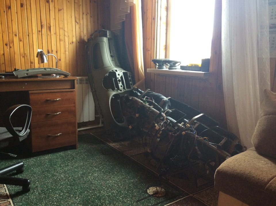 снятие отопителя с балкой. Часть 4 — Lada Калина универсал, 1,4 л, 2010 ...