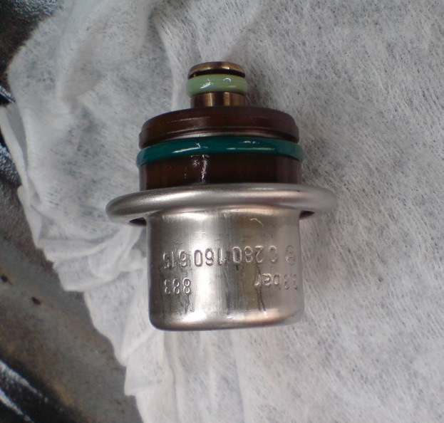 Потек правый бак. . . . . - УАЗ Pickup, 2,2 л, 2015 года поломка DRIVE2