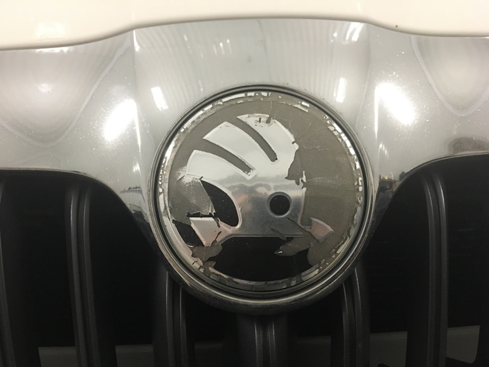 Замена значков. — Skoda Octavia A5 Mk2, 1,8 л, 2012 года | аксессуары ...