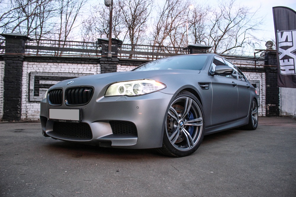 10 grey. BMW 5 f10 серый матовый. BMW m5 f10 Matte Grey. BMW f10 Grey.