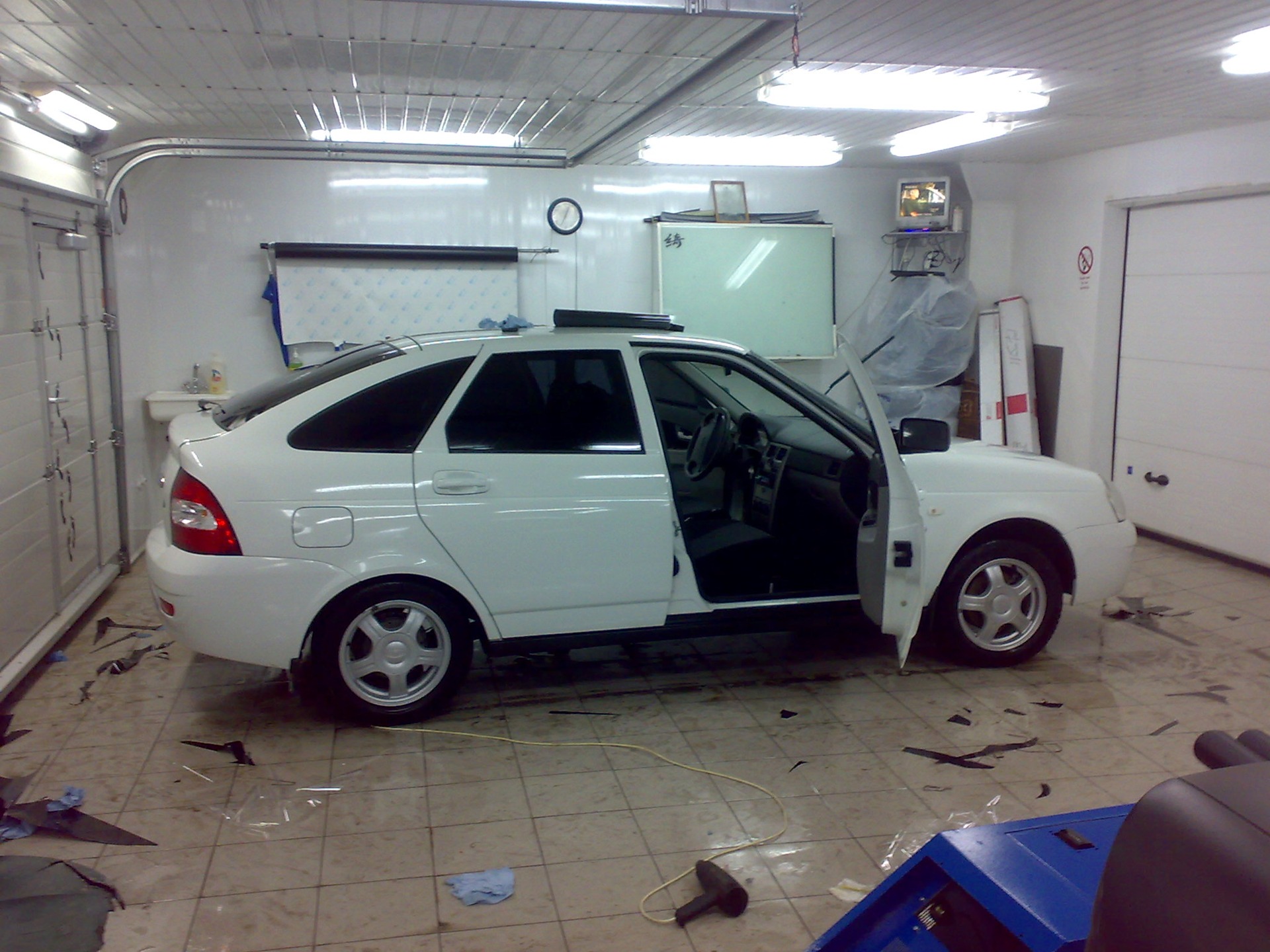 Тонировка — Lada Приора хэтчбек, 1,6 л, 2011 года | аксессуары | DRIVE2