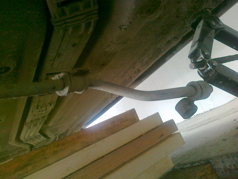 Замена яиц стабилизатора, устранение звона ручки переключения передач ...