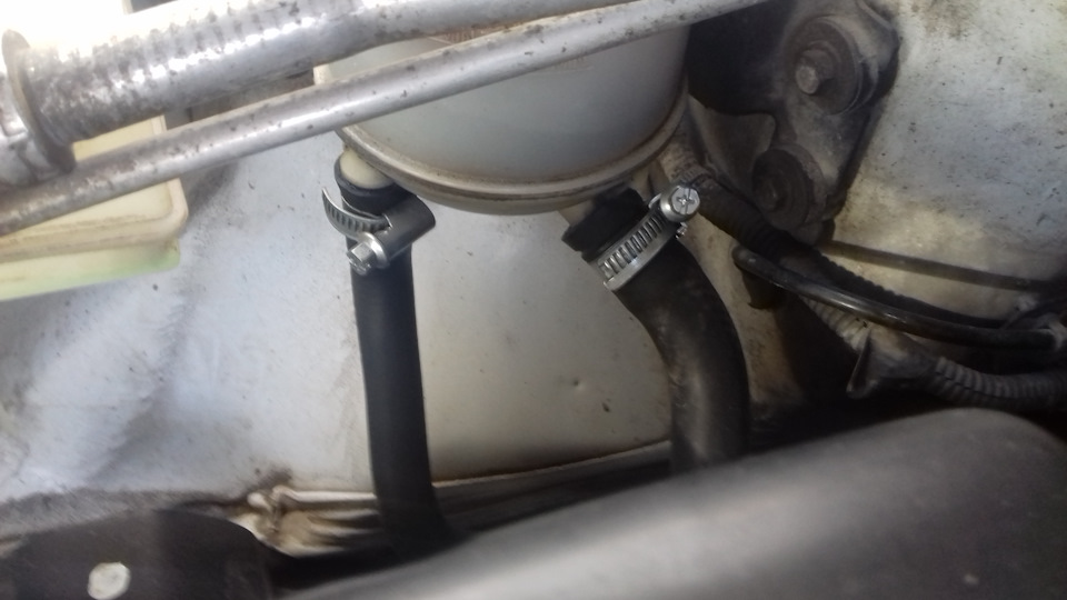 67) Замена масла в ГУРе и ДВС — Nissan Sunny (B15), 1,5 л, 2001 года ...