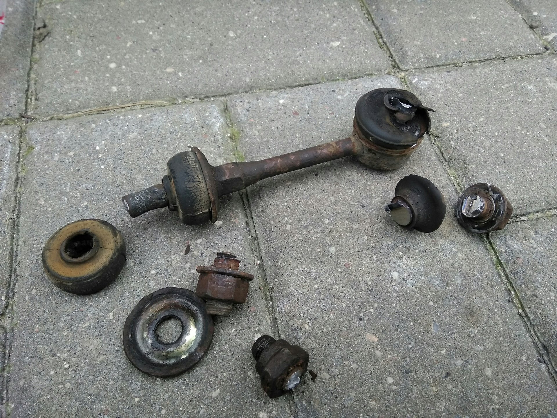 Задние стойки стабилизатора — Hyundai Accent (2G), 1,5 л., 2002 года ...