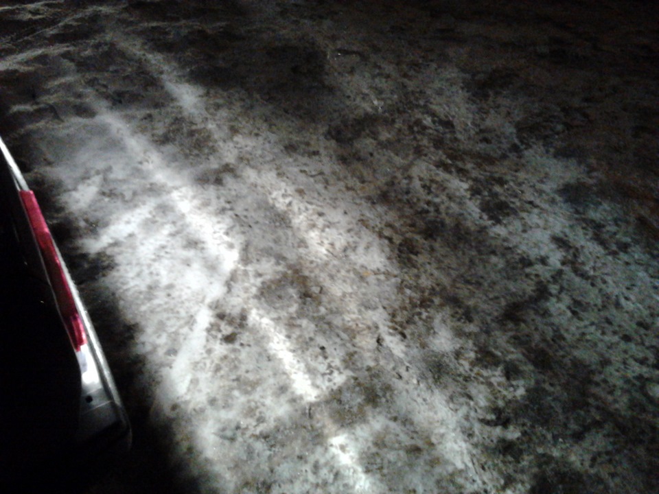 Ребят кто спрашивал, вот фото как светят галогеновые лампочки — Lada ...