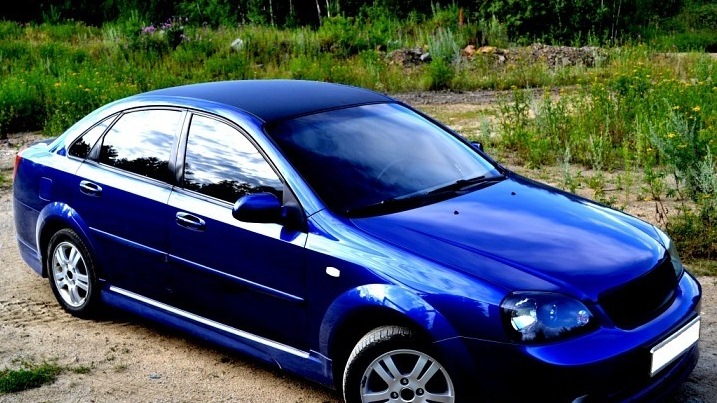 Lacetti Chevrolet черная в обвесах хэтчбек