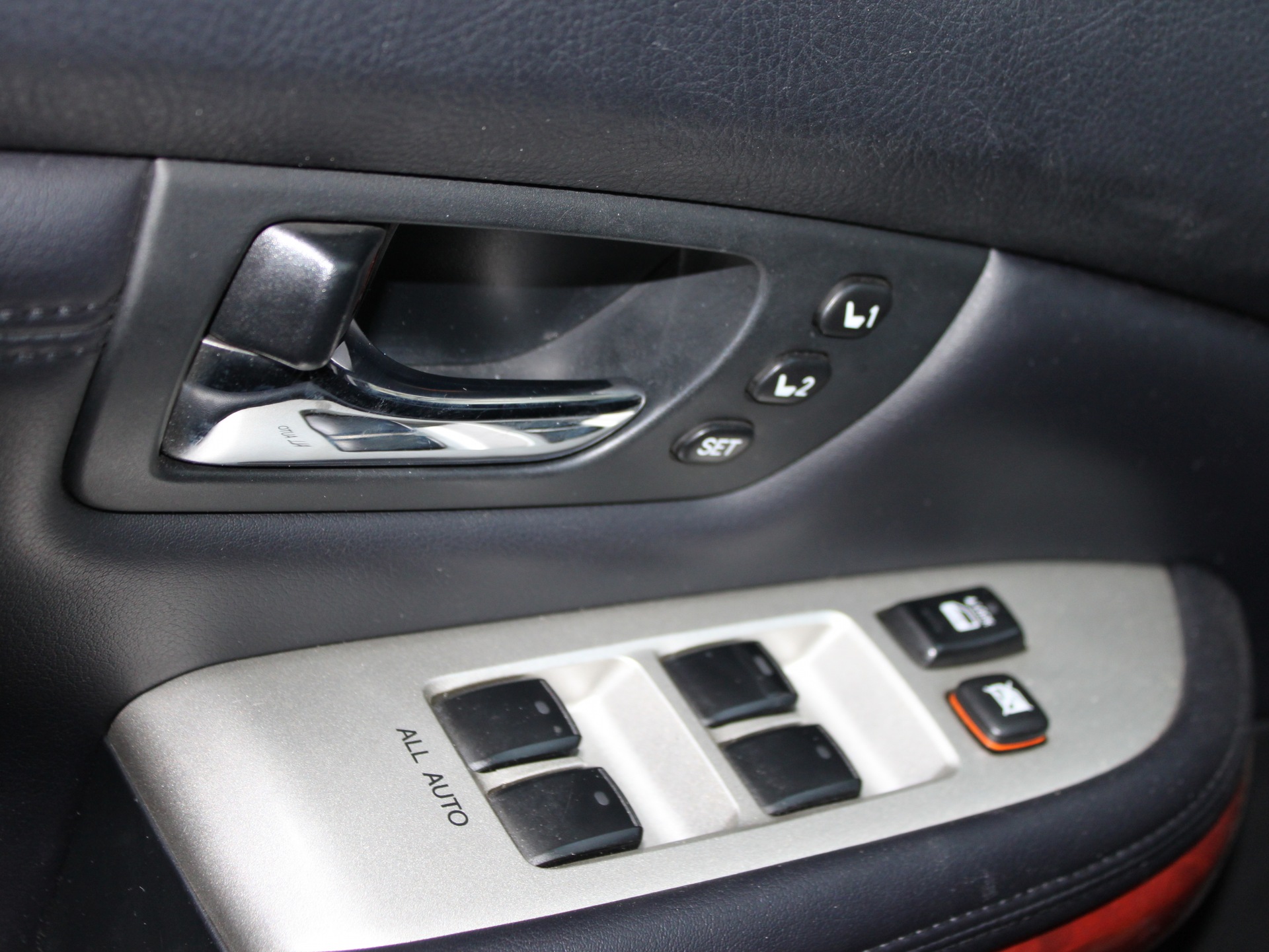 Кнопки памяти сидений. Память сидений на Lexus RX 350. Подсветка кнопки памяти сидений rx300. Рамка кнопок стеклоподъемников Лексуса rx350. Память сидений Лексус is 250.