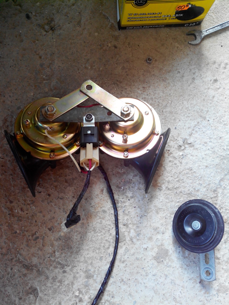 чистка радиатора кондиционера и установка волговского сигнала — Renault ...