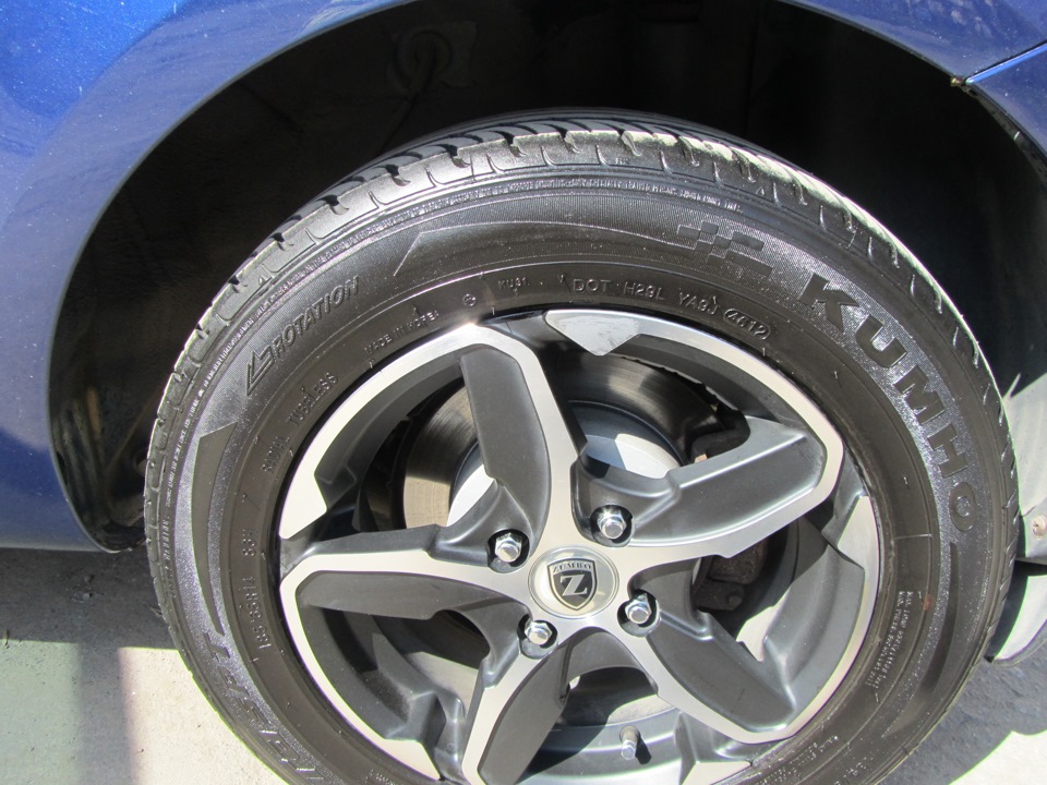 Какие шины на хендай крета. Покрышки 14 радиус Hyundai Accent. Штатные покрышки Hyundai Accent. Резина на Хендай акцент 2008 года.