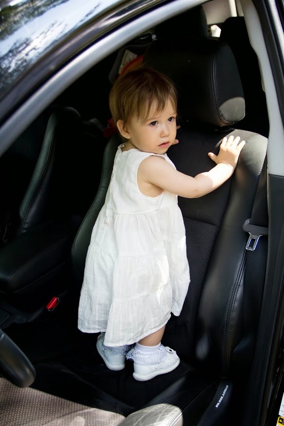 Дети в восторге от салона)) — Toyota Avensis II