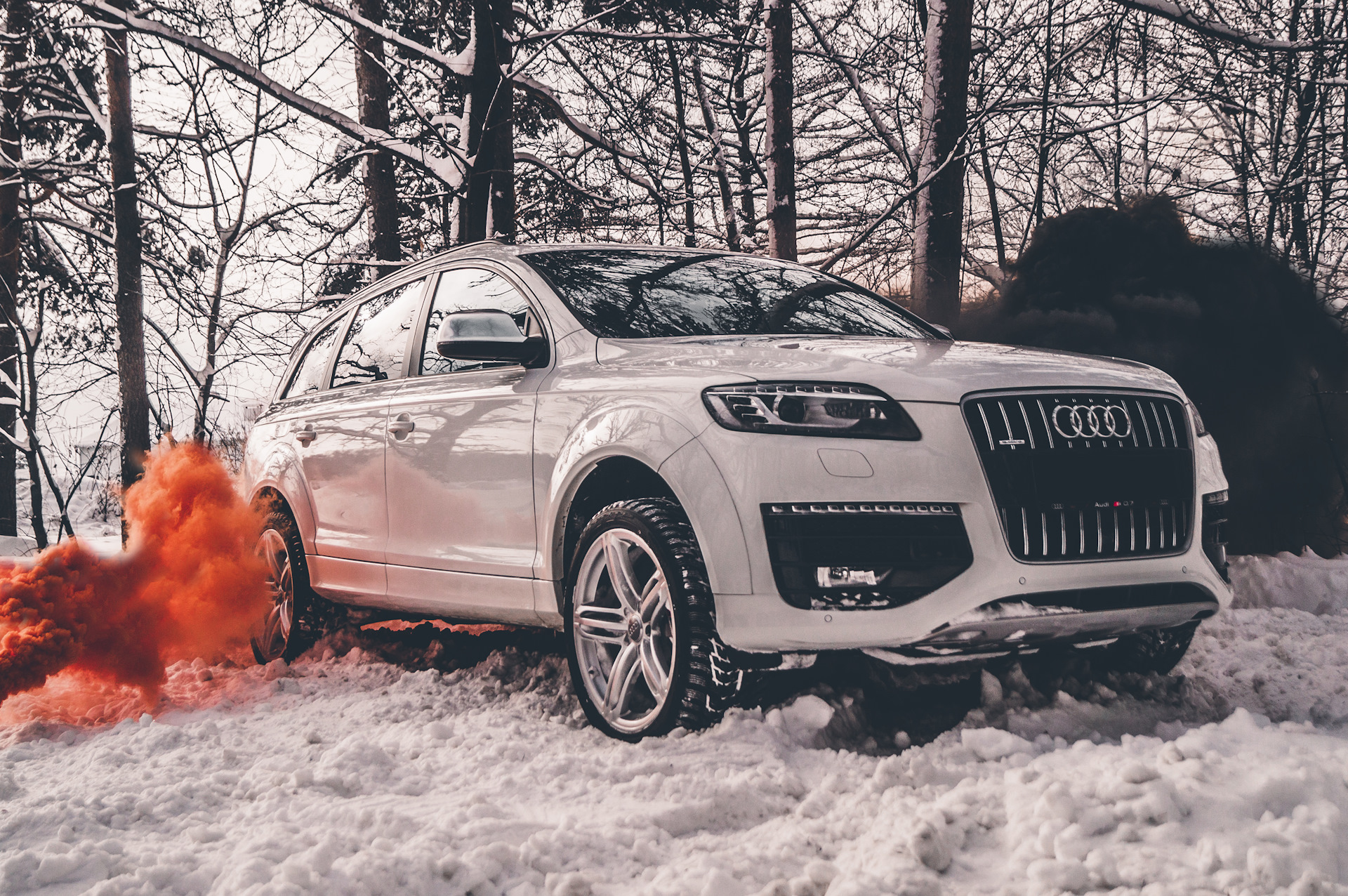 Audi q5 черный дым