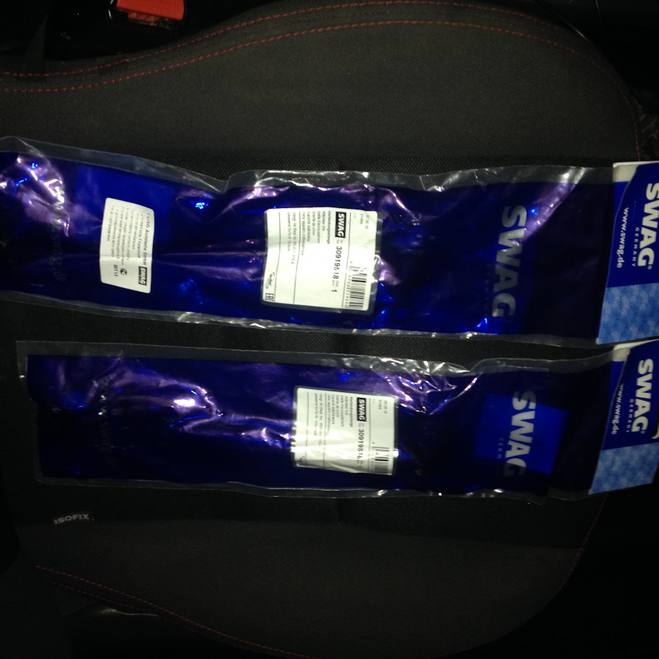 Замена стоек стабилизатора поперечной устойчивости — Volkswagen Polo ...