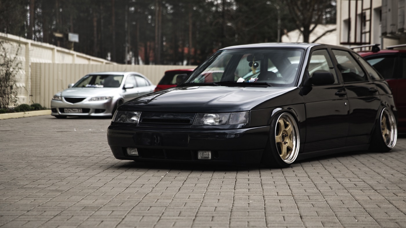 Lada 2112 stance