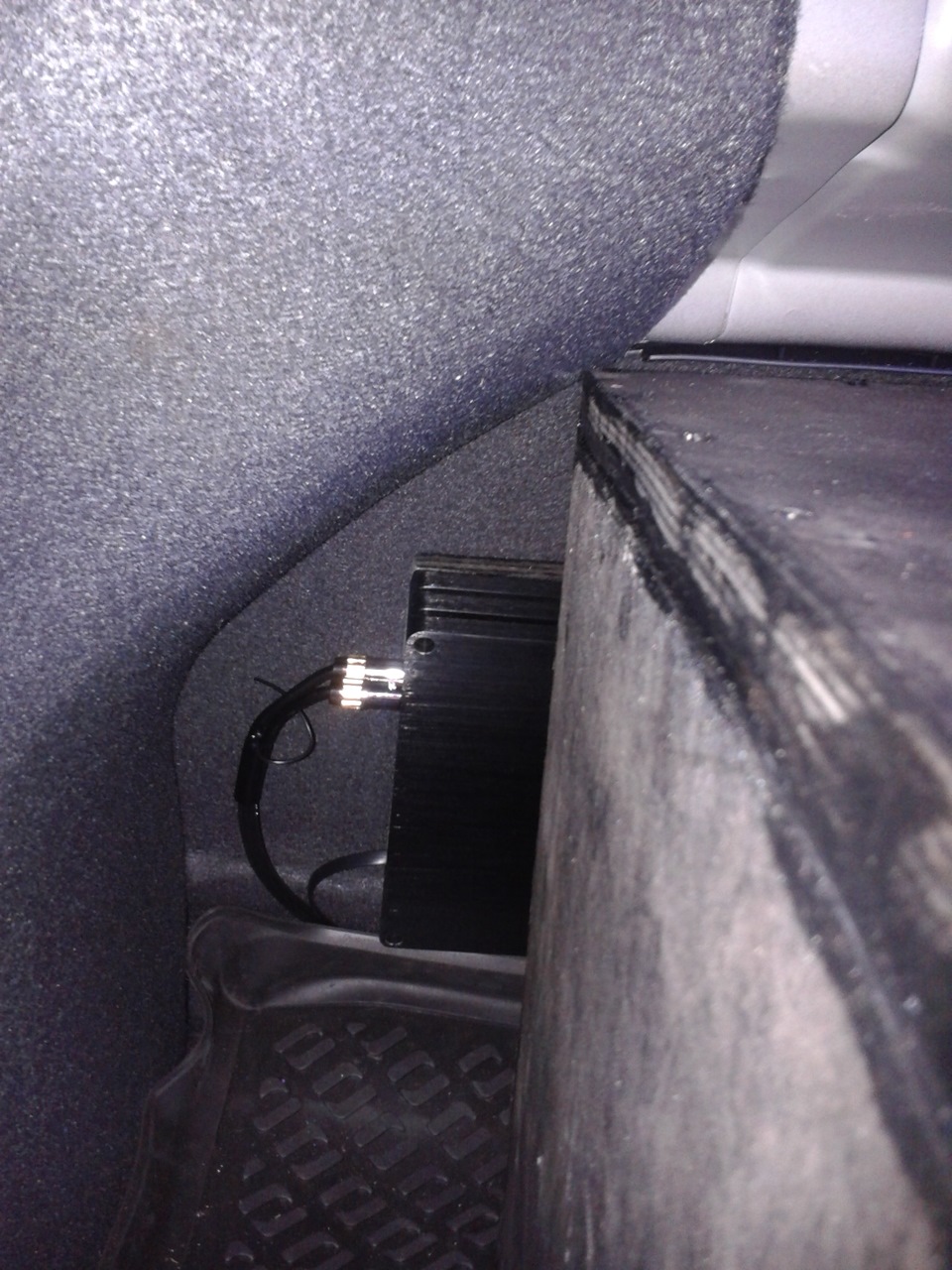 Саб Hannibal FX 30D2 — Hyundai Solaris, 1,6 л, 2015 года | автозвук ...