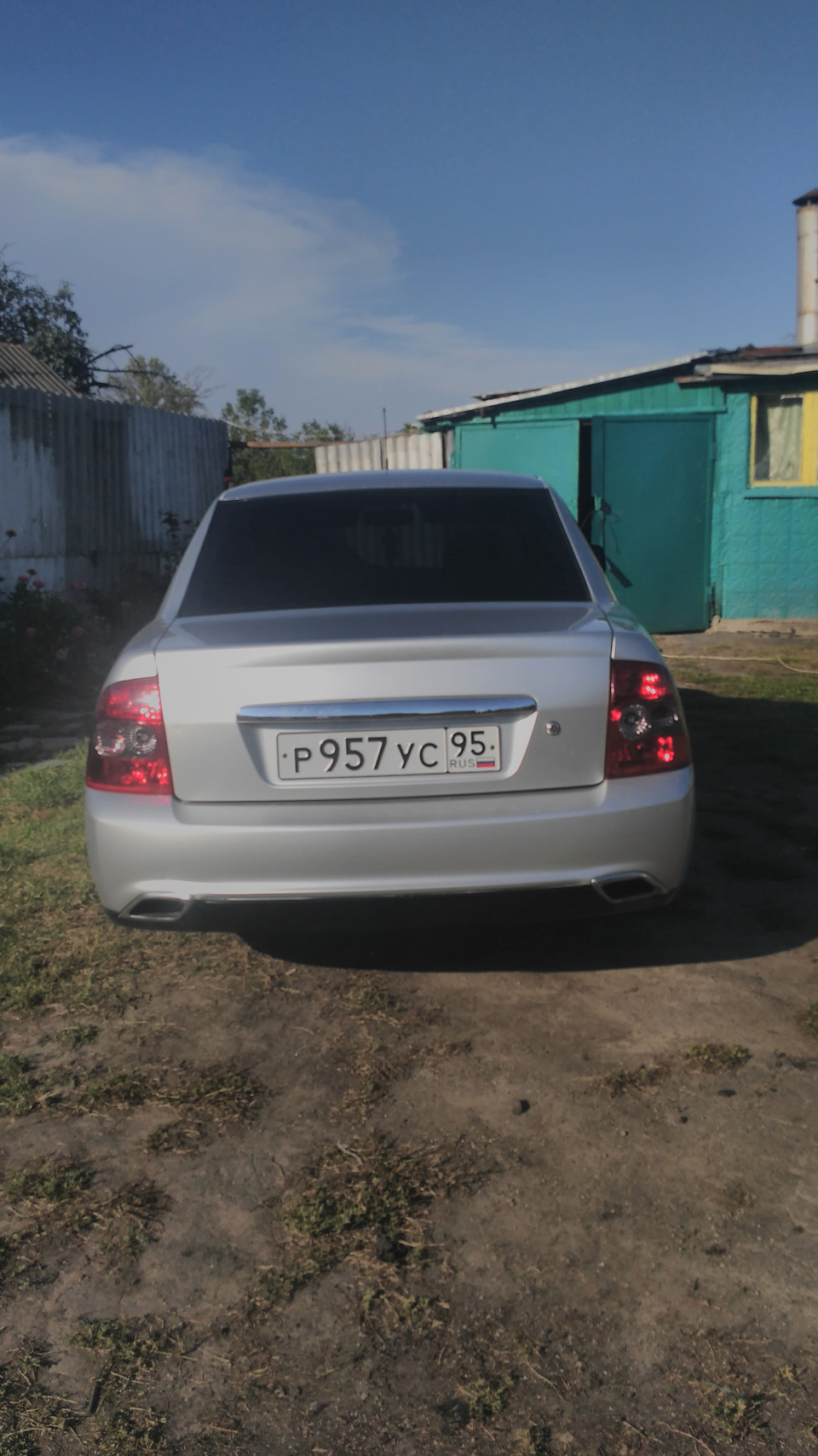 24.Легкая тонировка задних стопов — Lada Приора седан, 1,6 л, 2011 года ...