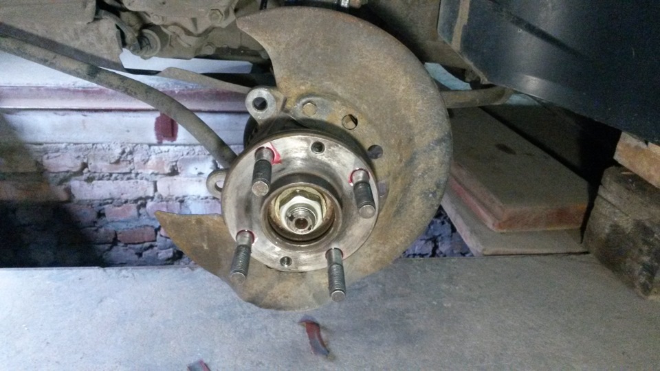 Передние тормоза R15 + проставка под шаровую и шпильки — Lada Калина ...