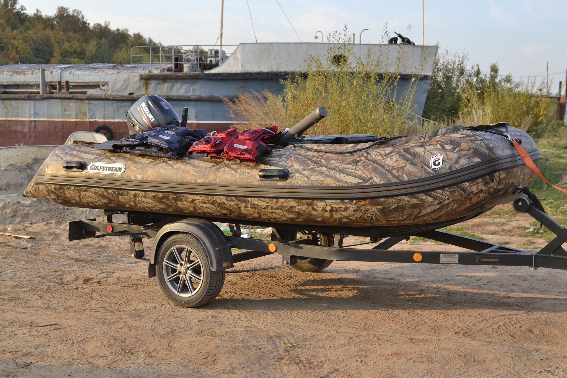 101. лодка пвх 390 нднд на прицепе. прицеп 4200 для пвх лодки. лодочный прицеп аква 55. 80 с нднд.