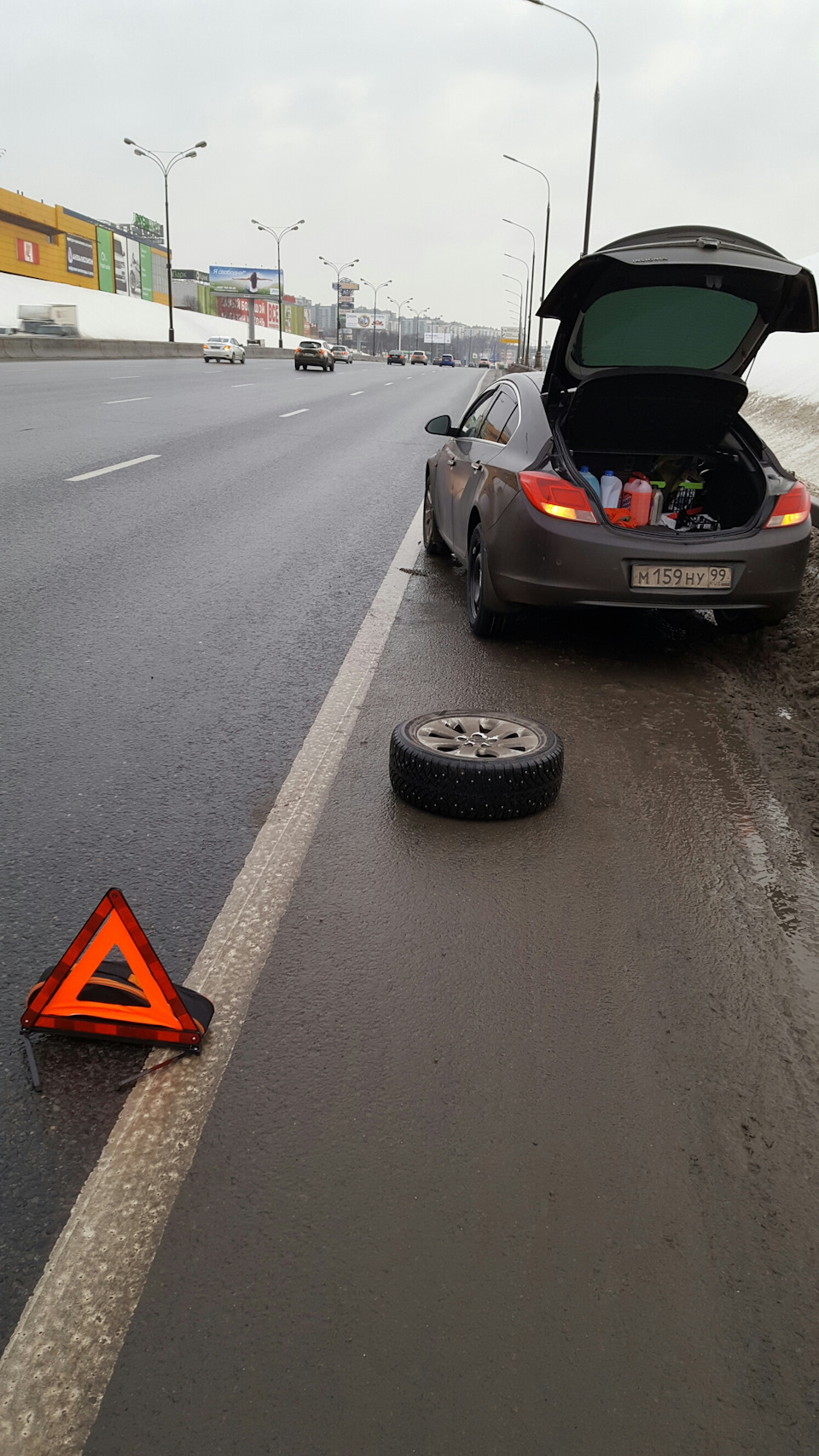 Пробил колесо — Opel Insignia Hatchback, 1,8 л, 2013 года | просто так ...