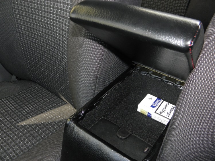 Самодельный подлокотник — ЗАЗ Sens, 1,3 л, 2011 года | аксессуары | DRIVE2