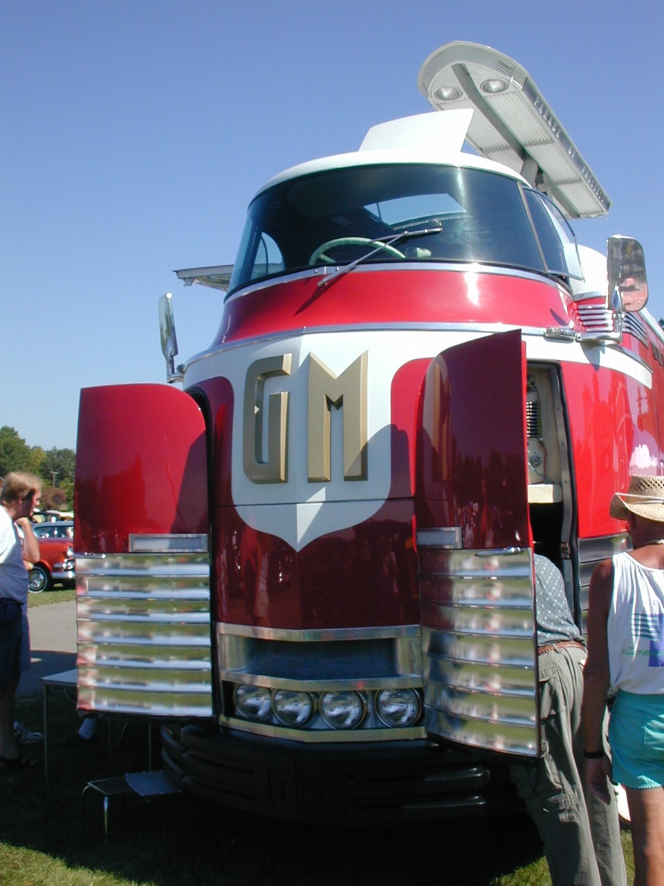 Машина GM Futurliner